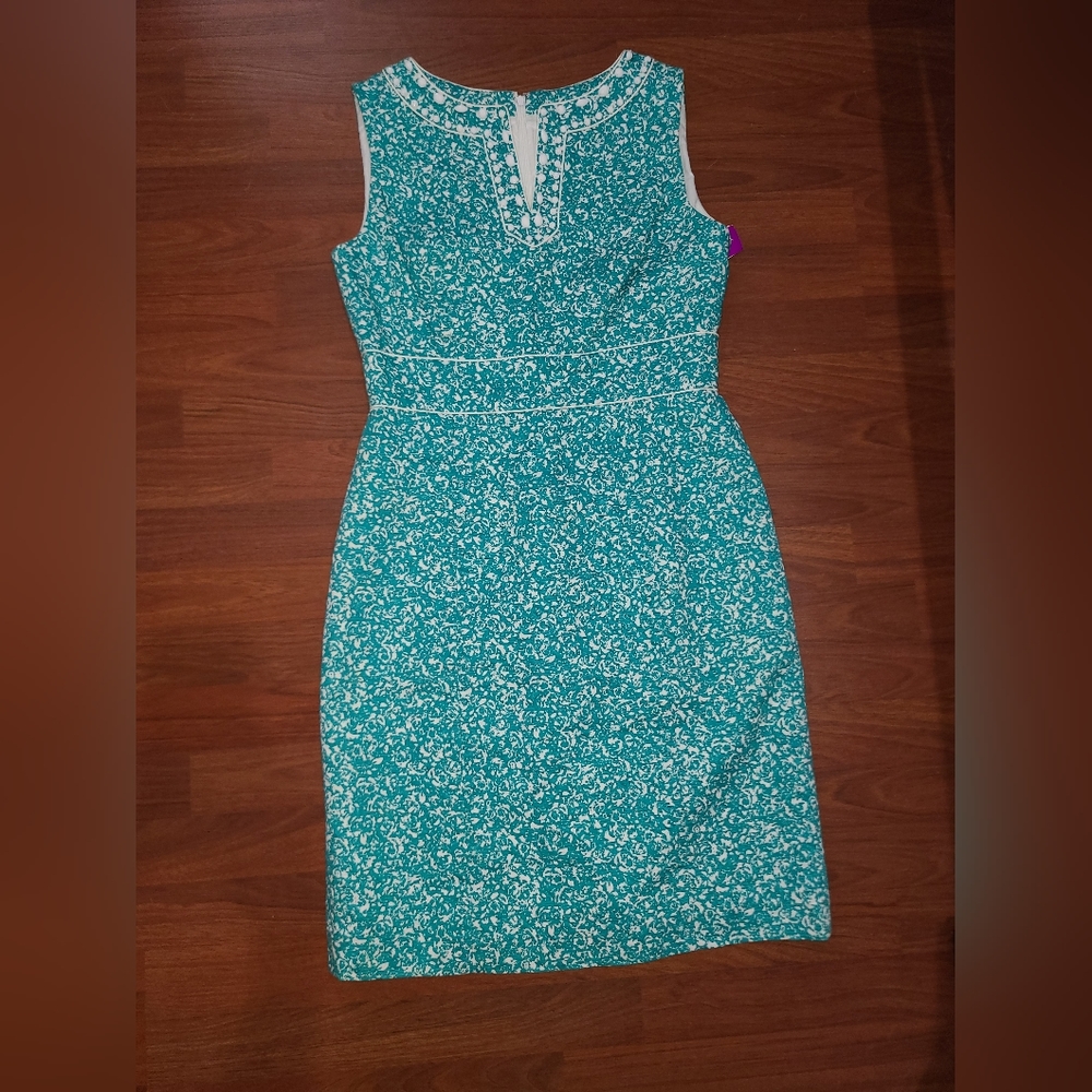 Tahari Arthur S. Levine Size 8 Dress